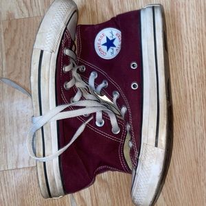 men or women’s burgundy high top converse